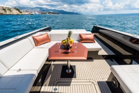 colnago-45-luxury-motor-yacht-concierge-croatia-antropoti-12